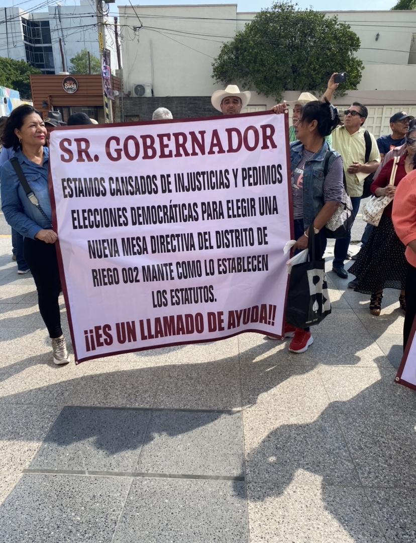 Cañeros se manifiestan afuera de Palacio de Gobierno.