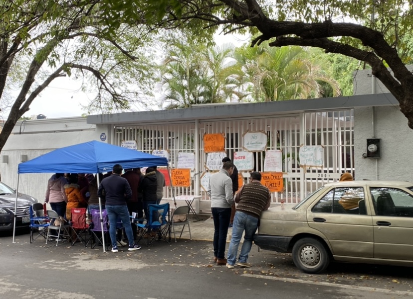 Trabajadores de salud realizan paro de labores en la dirección de salud reproductiva.