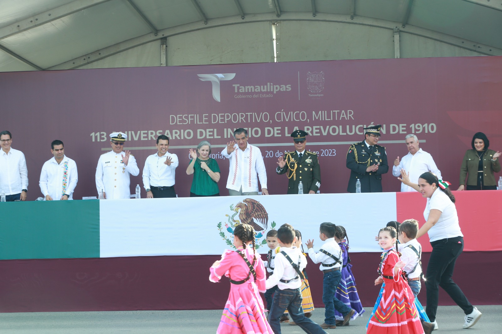 Preside gobernador de Tamaulipas desfile conmemorativo de la Revolución Mexicana