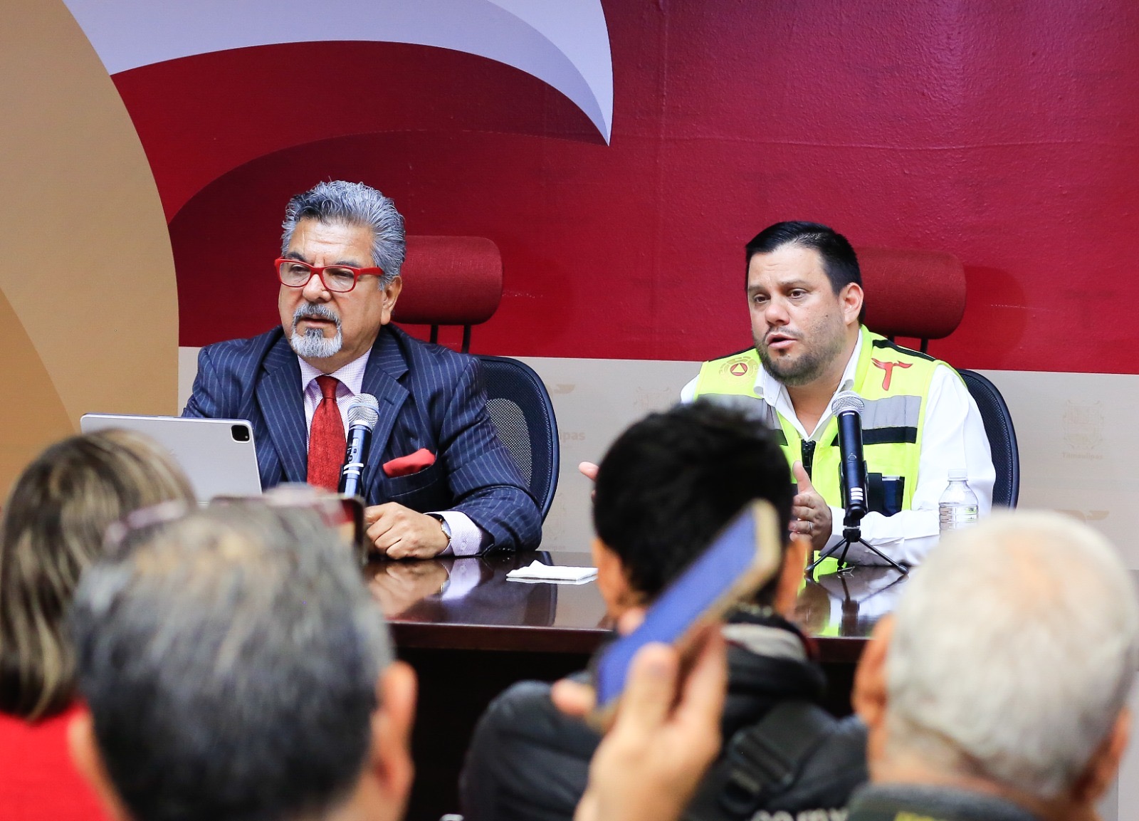 Autoridades investigan la aparición de cuerpos de personas sin vida en funeraria de Reynosa.