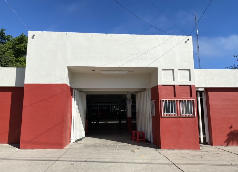 Padres de familia abren la secundaria técnica 54.