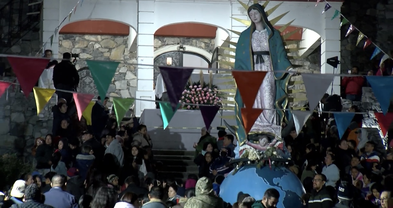 Fieles creyentes de Ciudad Victoria acudieron al Santuario de Nuestra Señora de Guadalupe, para darle gracias por los milagros que les ha concedido.