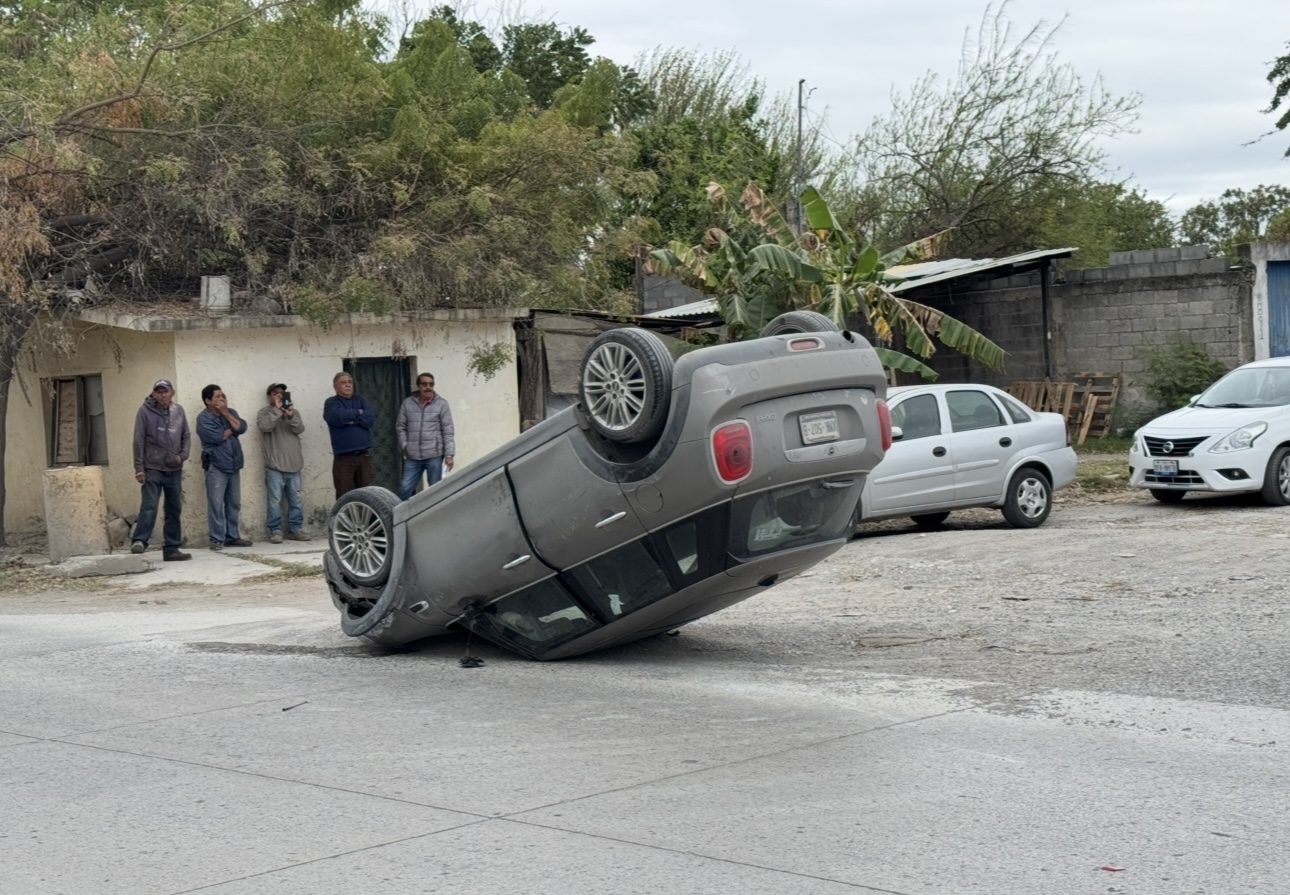 Se registró volcadura en el eje vial de Ciudad Victoria.