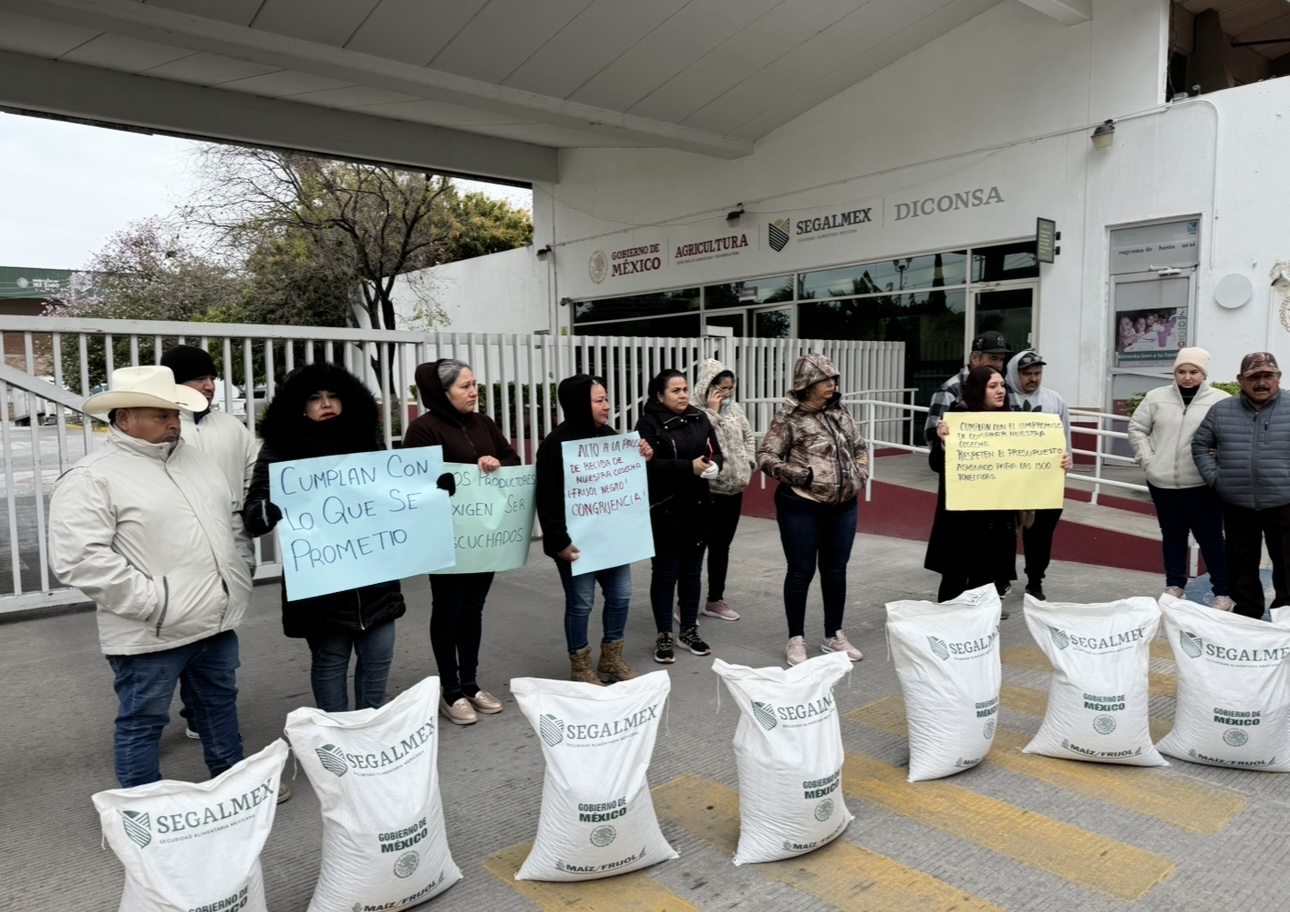 Protestan productores de frijol.
