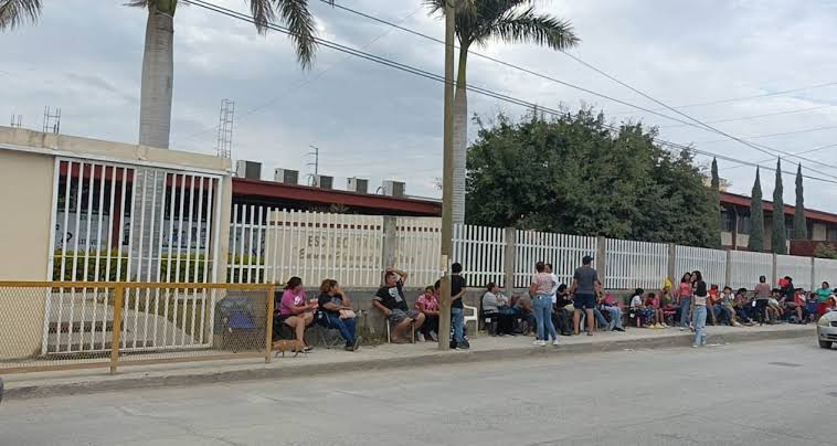 La Secretaría de Educación analiza la posibilidad de extender por una semana mas el periodo de inscripción.