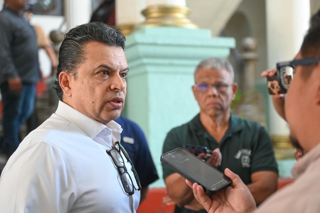 Agradece alcalde al gobernador, por inicio de instalación de semáforos inteligentes.