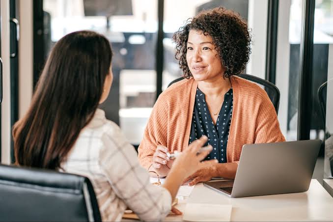 Habrá ferias de empleo para mujeres.